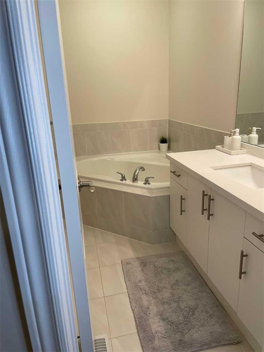 226 Dalgleish Tr for sale in Albion Falls - image #2