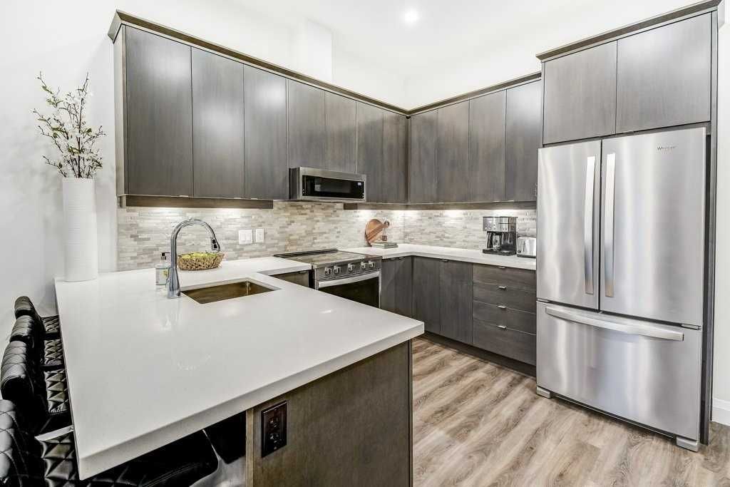 30 Hamilton St S, unit 110 for sale