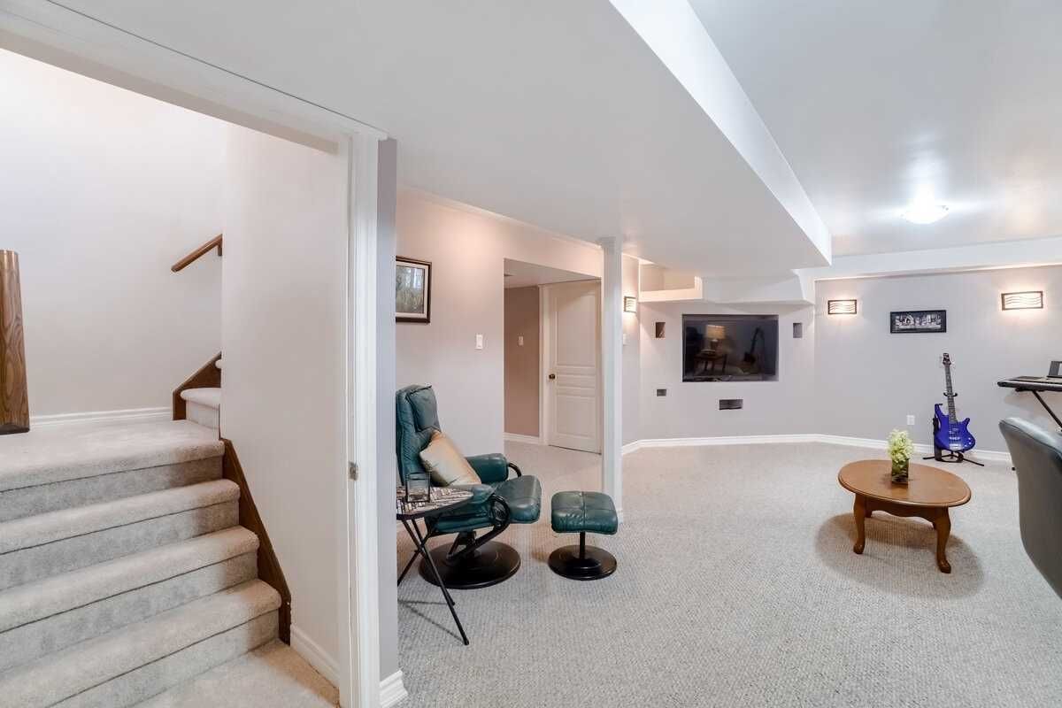 19 Udell Way 4 Beds 3 Baths