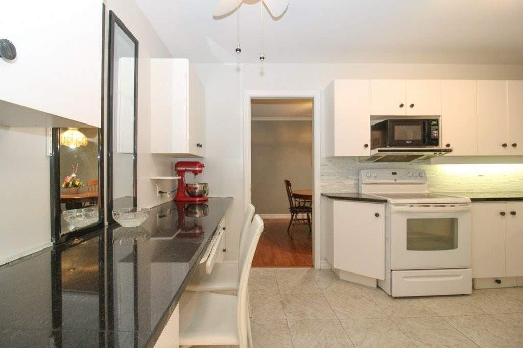 684 Whitaker St, unit 8 for sale - image #9