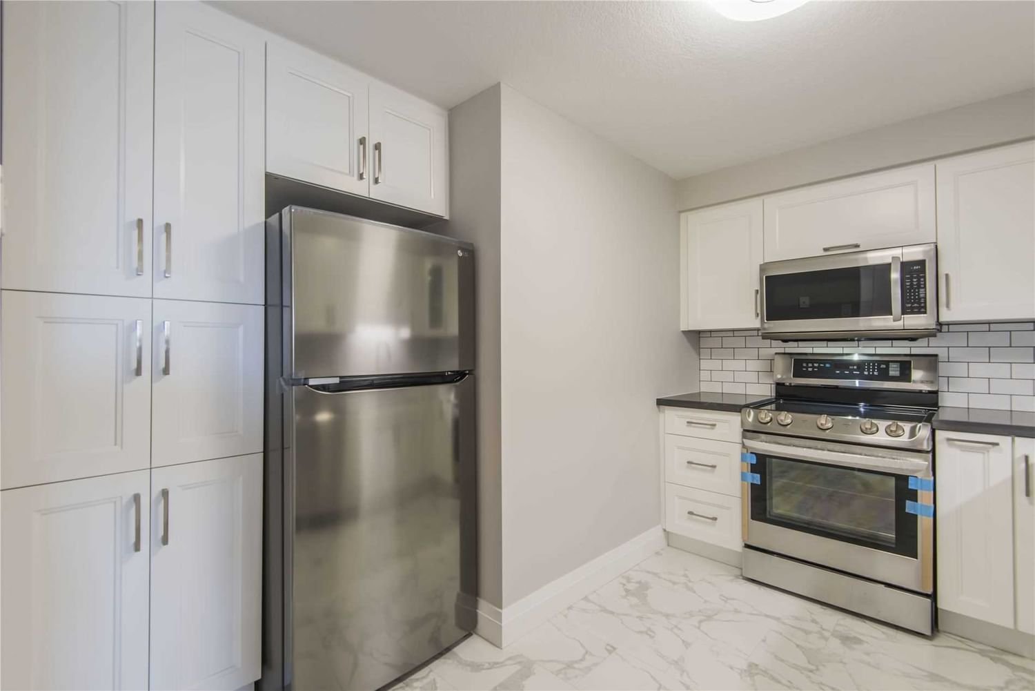 55 Green Valley Dr, unit 1415 for sale - image #3