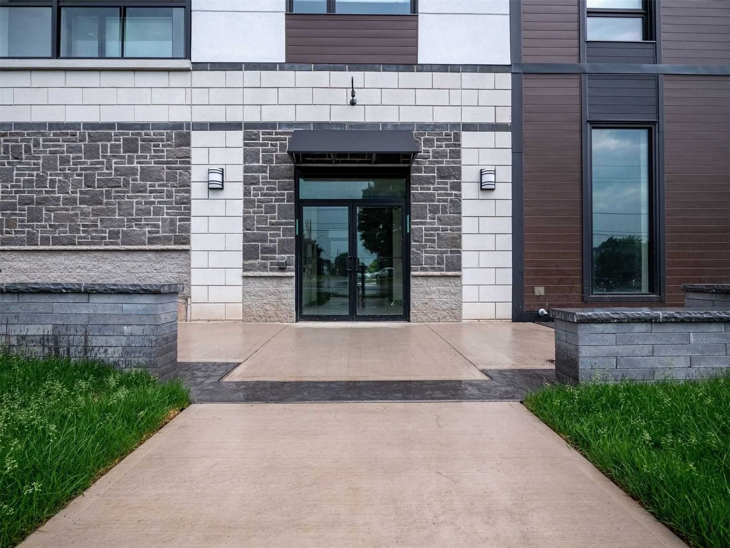 4514 Ontario St, unit 201 for rent - image #2