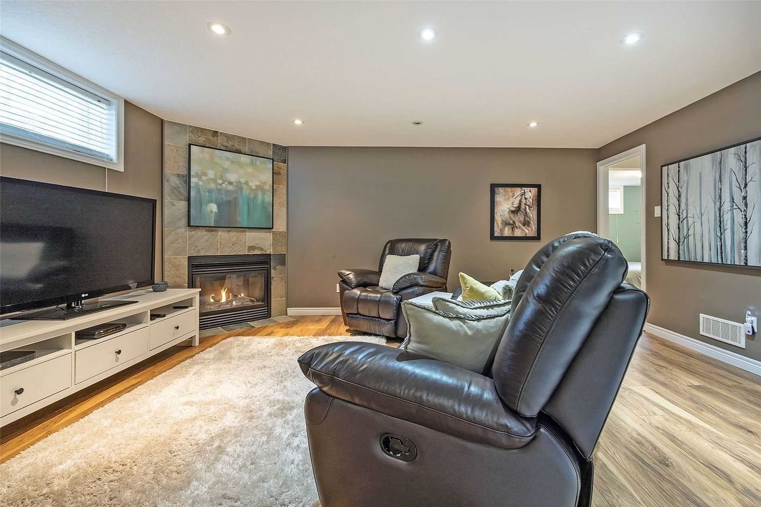 1768 Seymour Cres for sale  - image #16