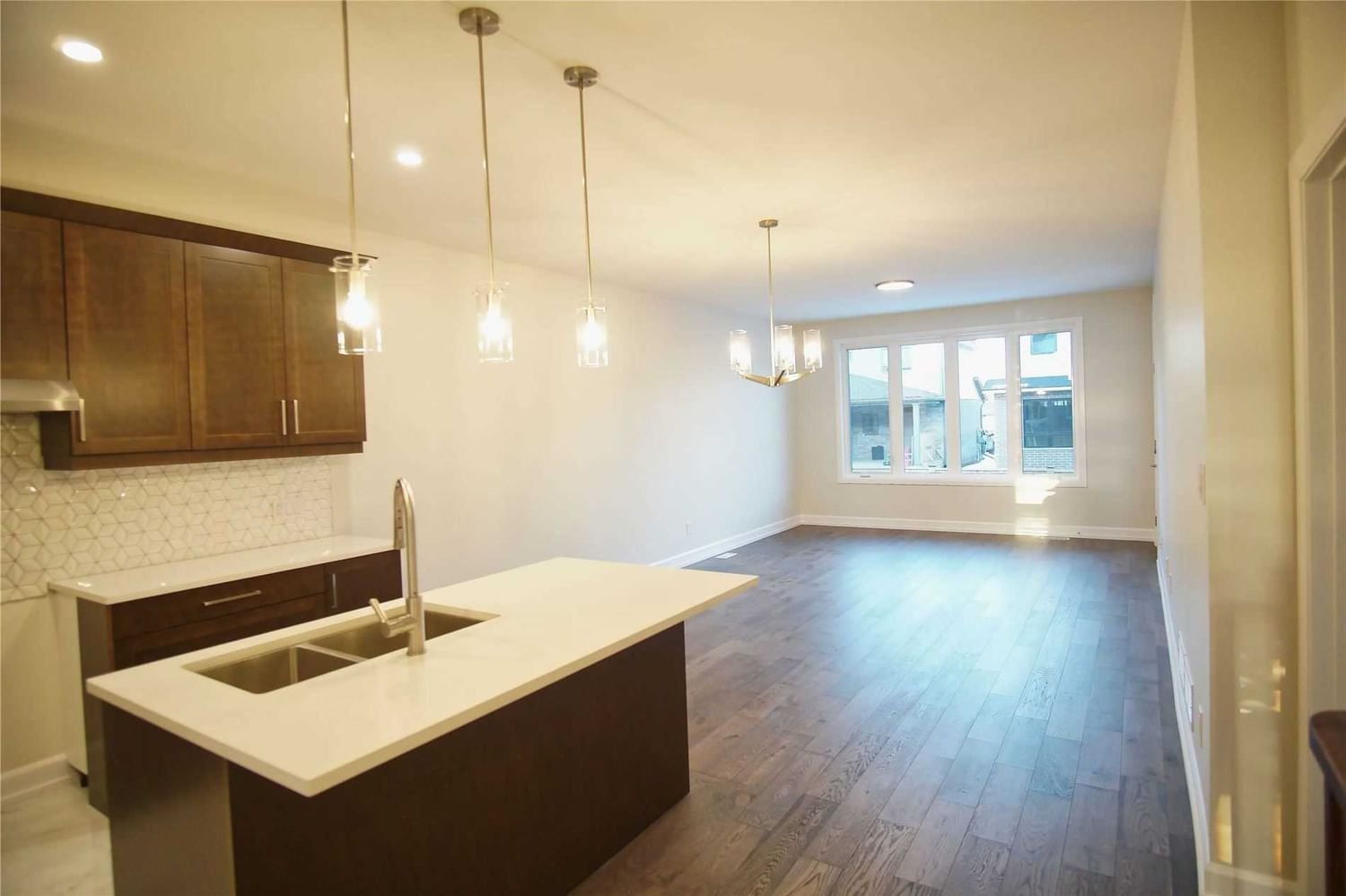 3922 Mitchell Cres for rent  - image #8