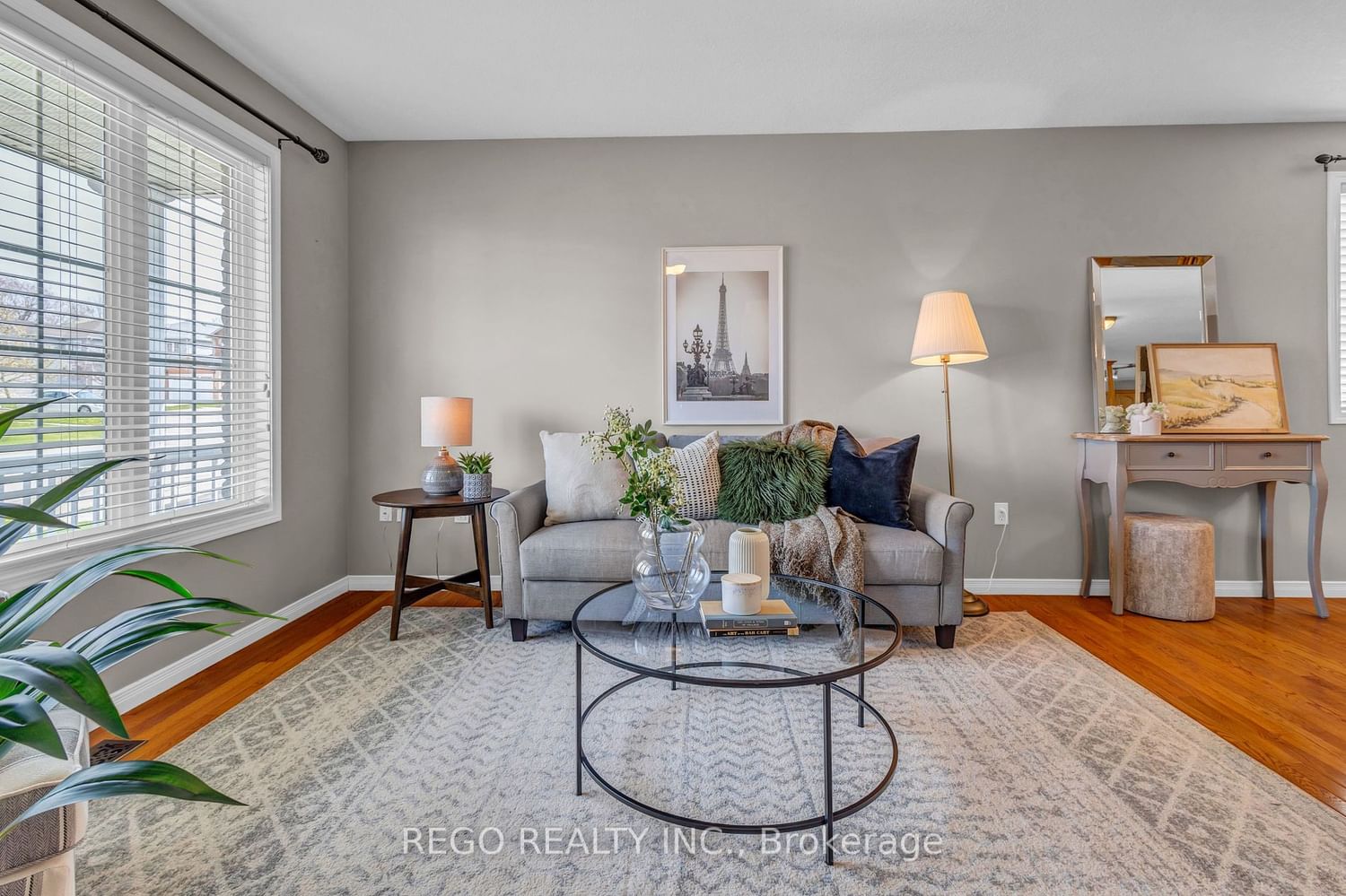 9 Mosser Dr for sale in Christopher-Champlain - image #4