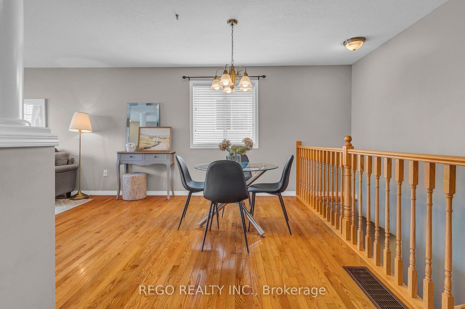 9 Mosser Dr for sale in Christopher-Champlain - image #5