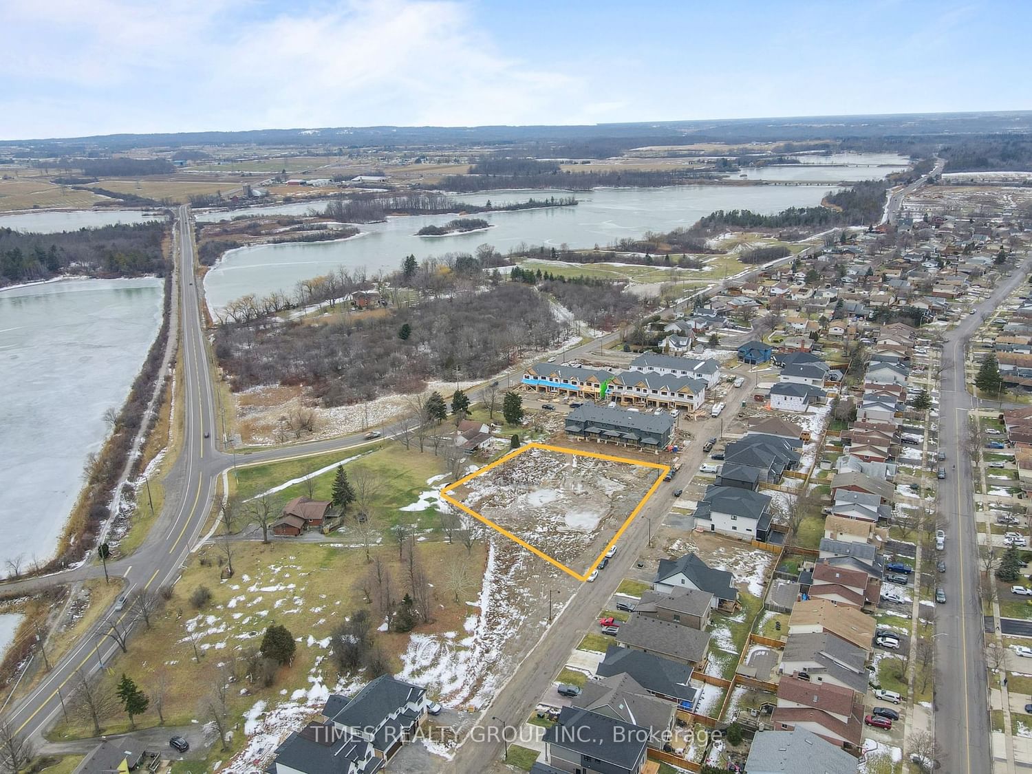 41 Ivy Cres, unit 8 for sale - image #4