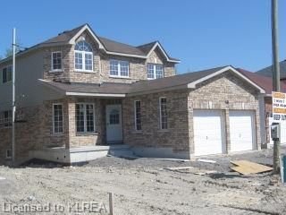 24 Lucas Cres for sale in Lindsay - image #1