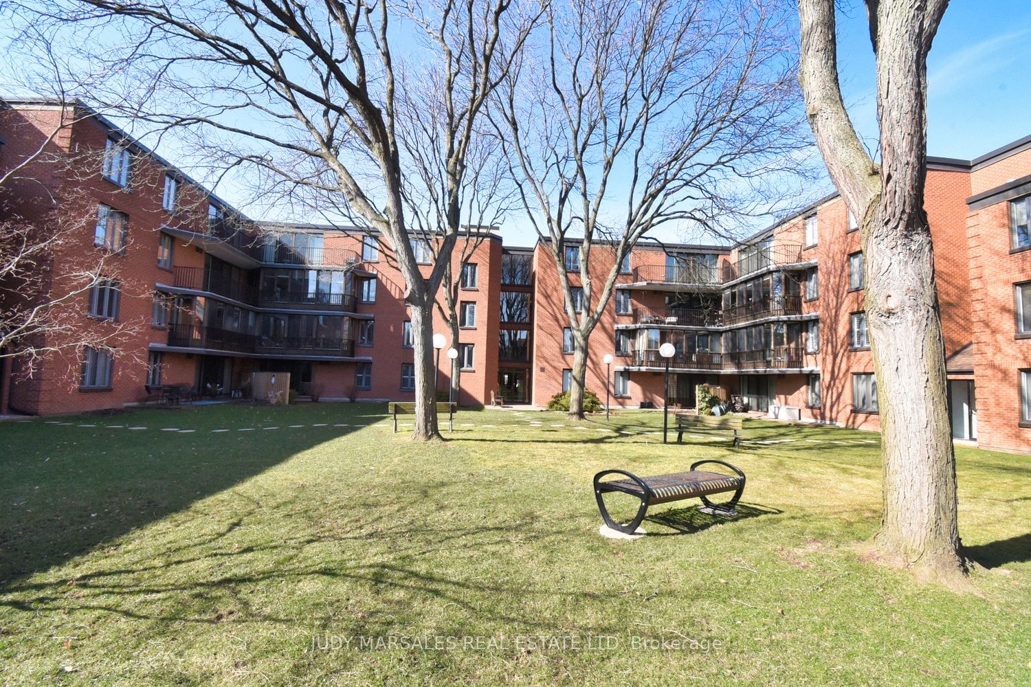 150 Wilson St W, unit PH3 for sale - image #34