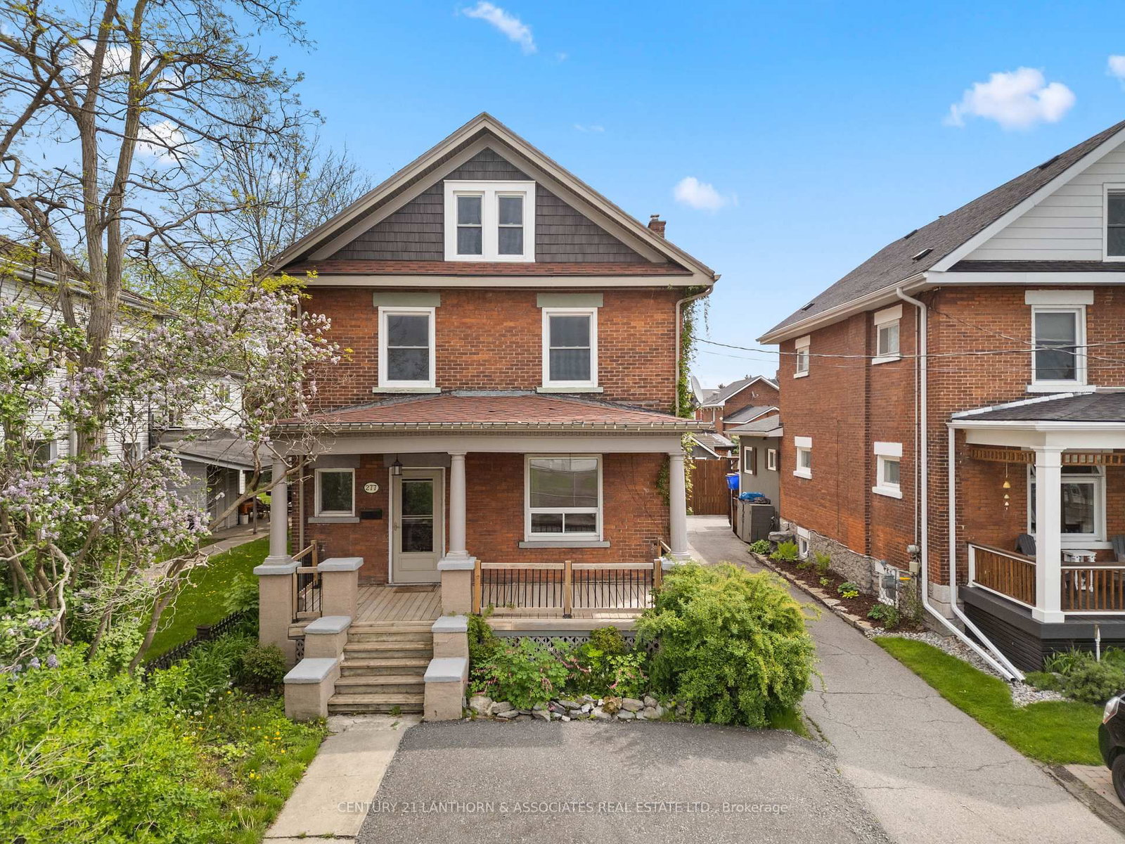 277 John St 3 Beds 2 Baths Listed for Sale