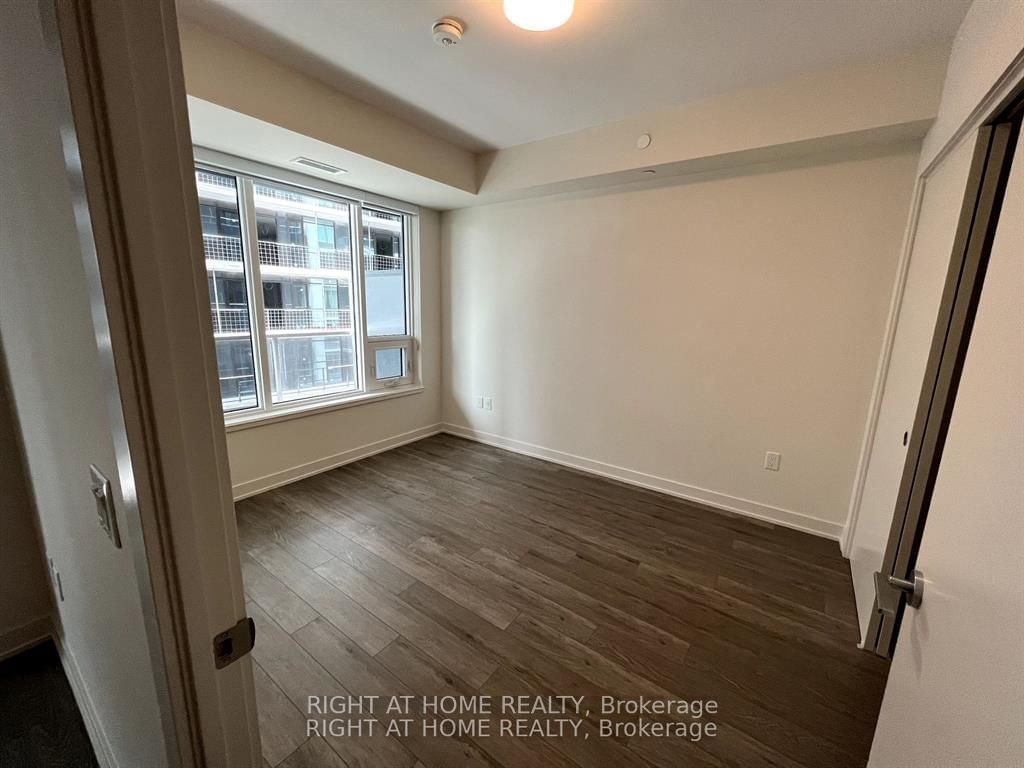 212 King William St, unit 909 for rent - image #6