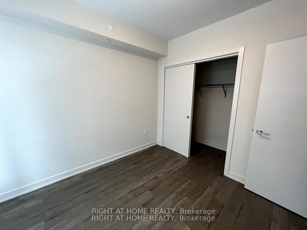 212 King William St, unit 909 for rent - image #8