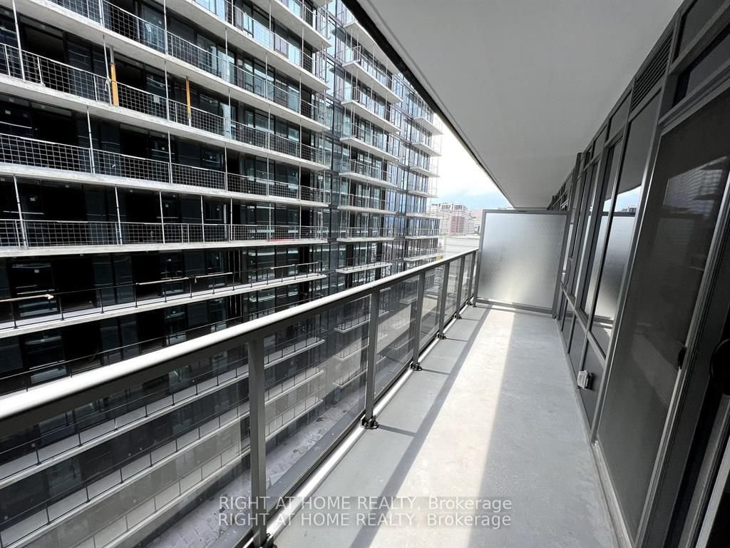 212 King William St, unit 909 for rent - image #9