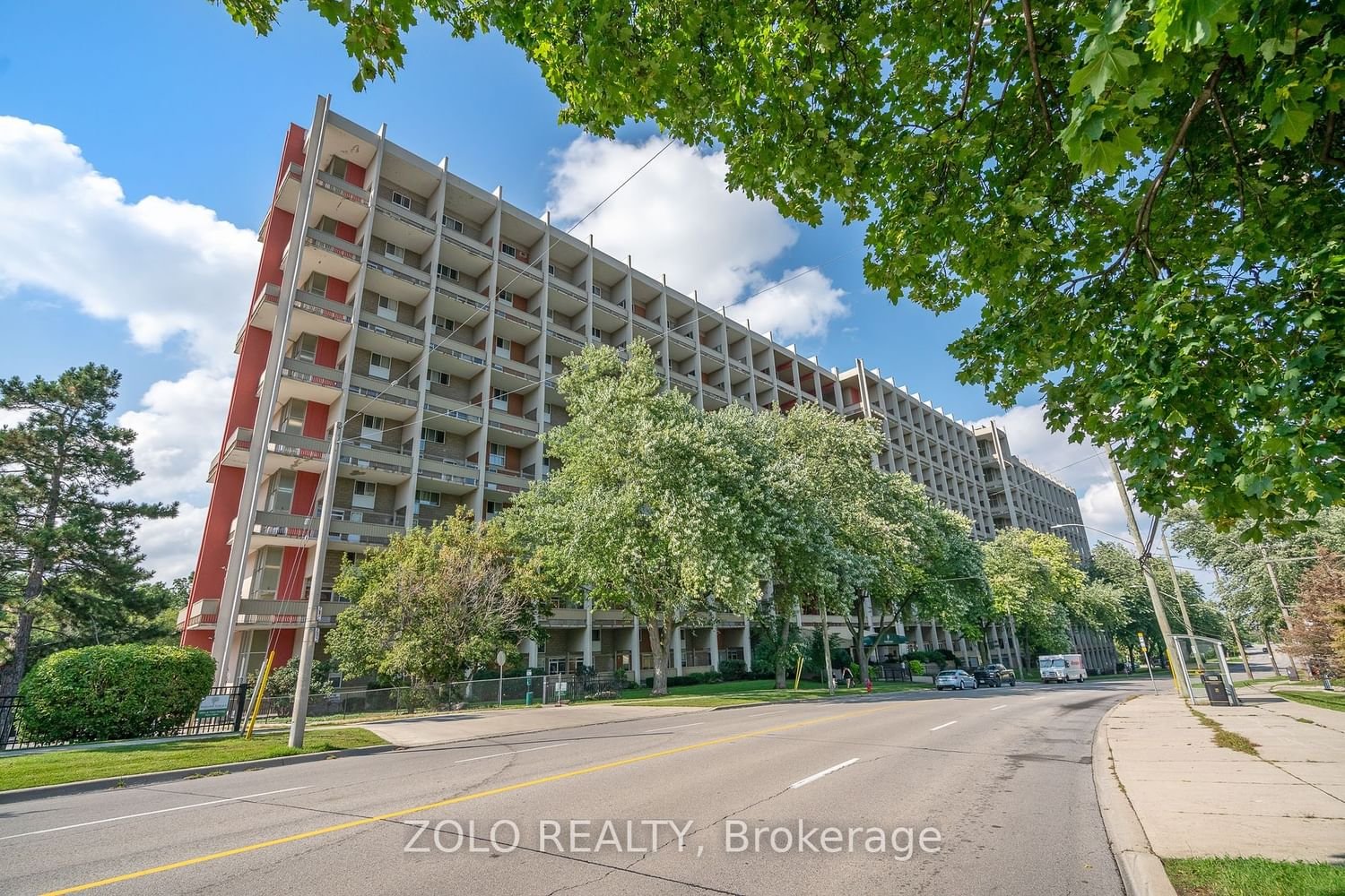 350 Quigley Rd, unit 537 for sale - image #2