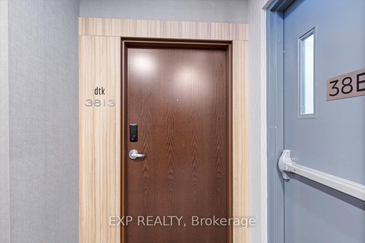 60 Frederick St, unit 3813 for rent - image #2