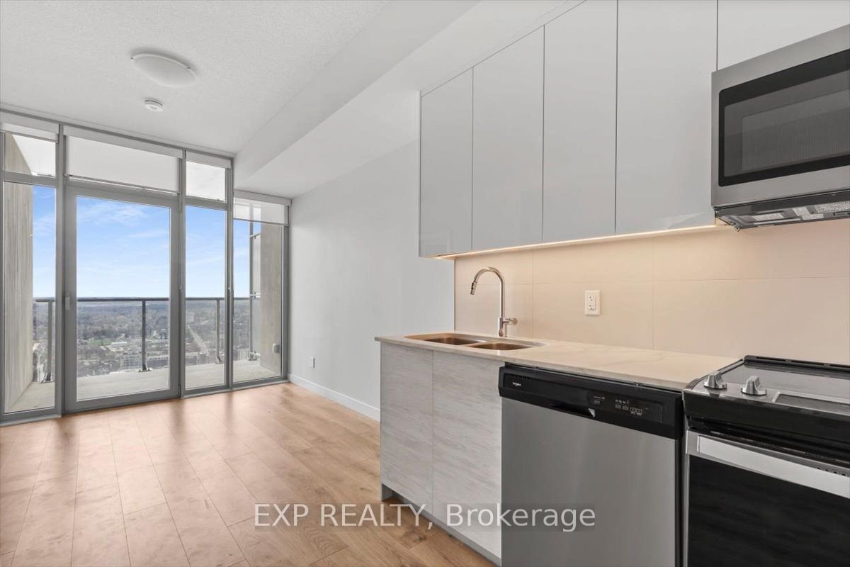 60 Frederick St, unit 3813 for rent - image #7