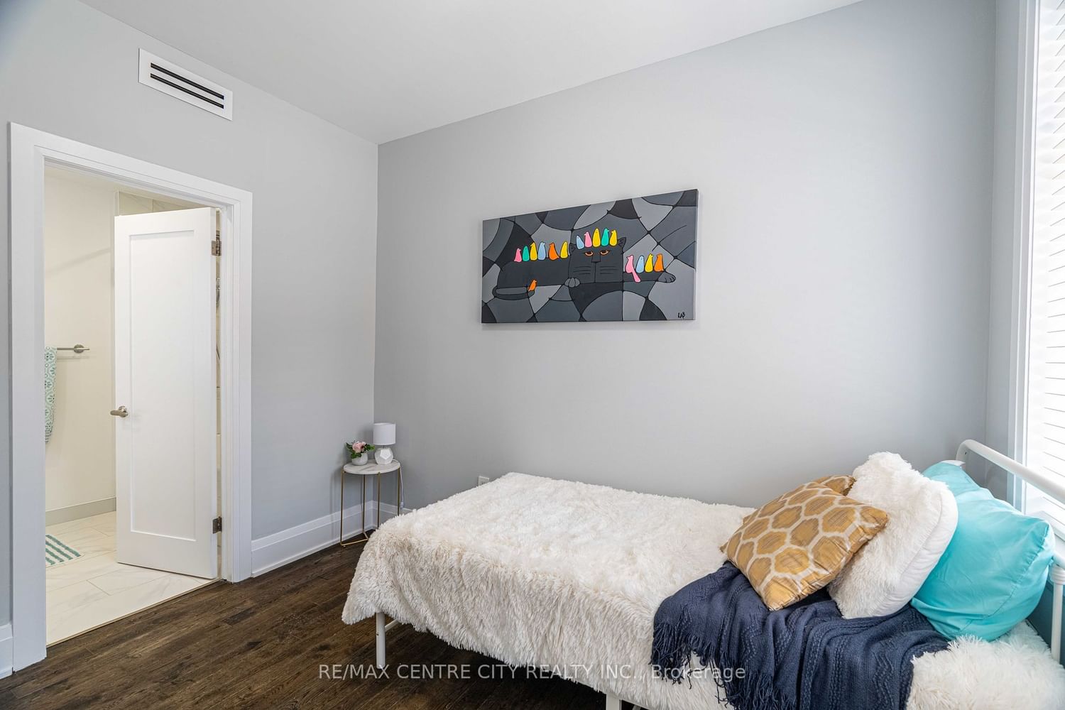 460 WELLINGTON St, unit 202 for sale - image #28