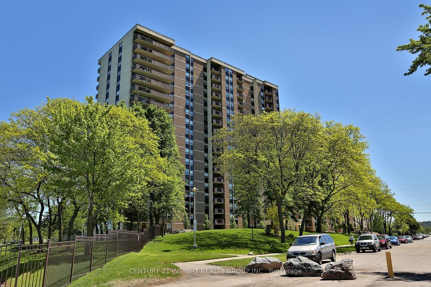 500 Green Rd, unit 206 for sale - image #2