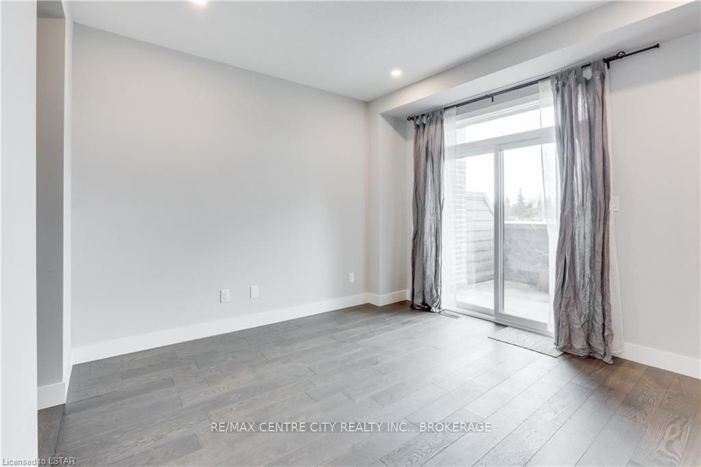 2070 Meadowgate Blvd, unit 106 for sale - image #21