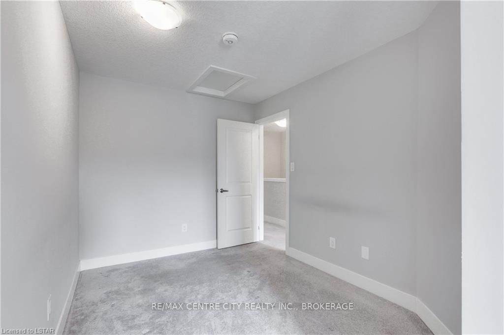 2070 Meadowgate Blvd, unit 106 for sale - image #37