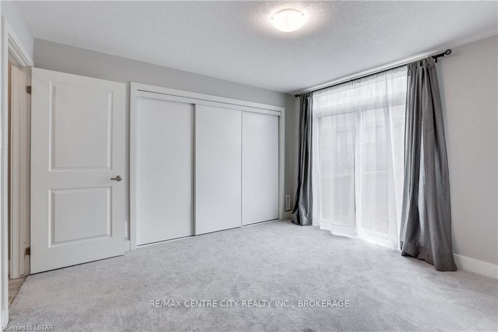 2070 Meadowgate Blvd, unit 106 for sale - image #8