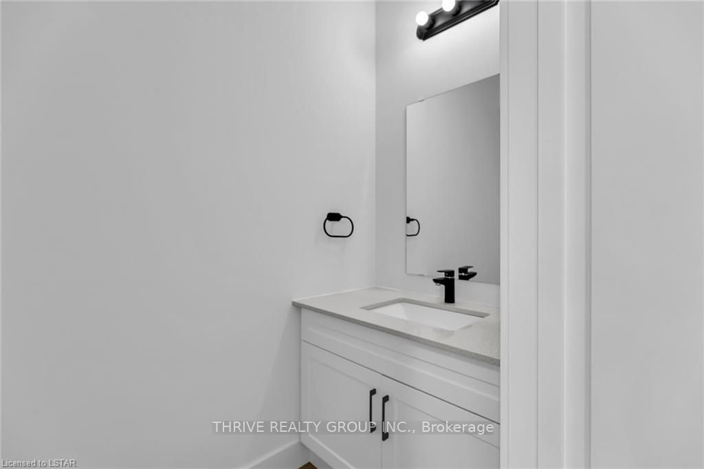 1595 Capri Cres, unit 58 for sale - image #5