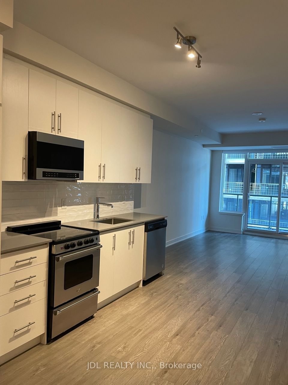 212 King William St, unit 613 for rent - image #11