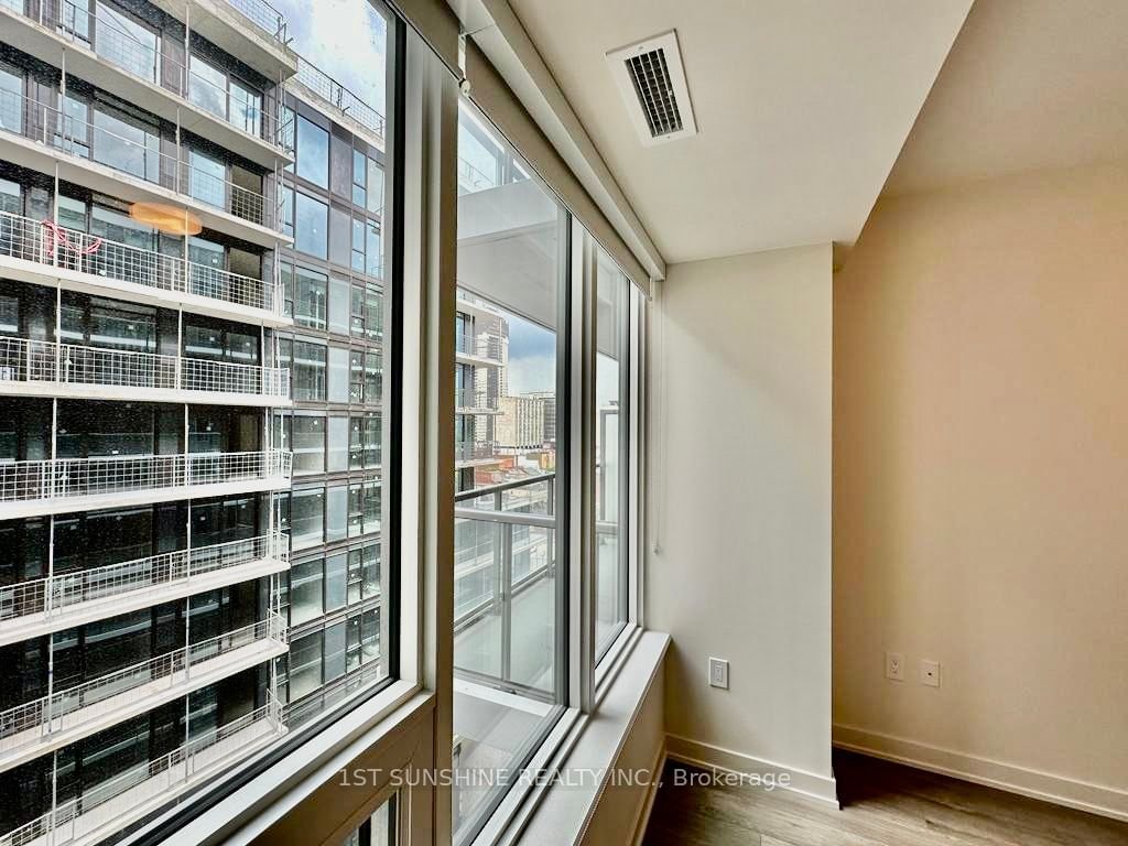 212 King William St, unit 1112 for rent - image #15