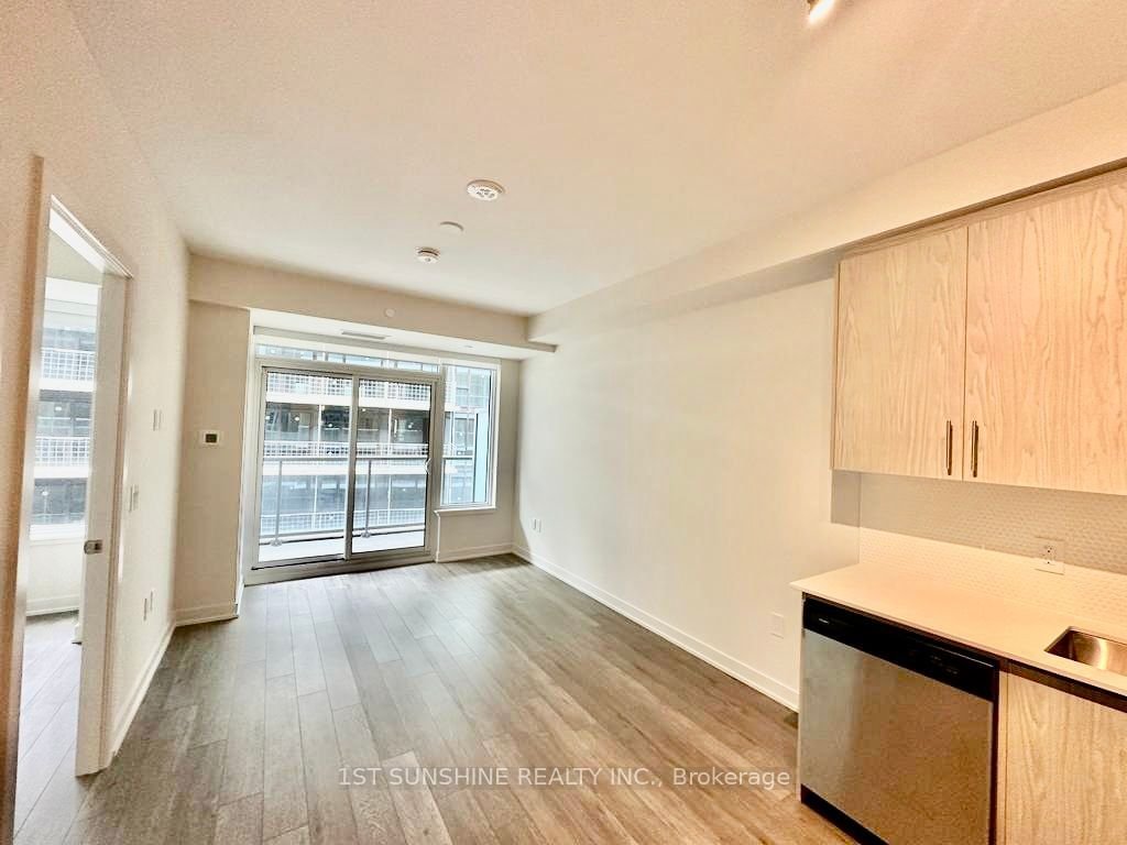 212 King William St, unit 1112 for rent - image #3
