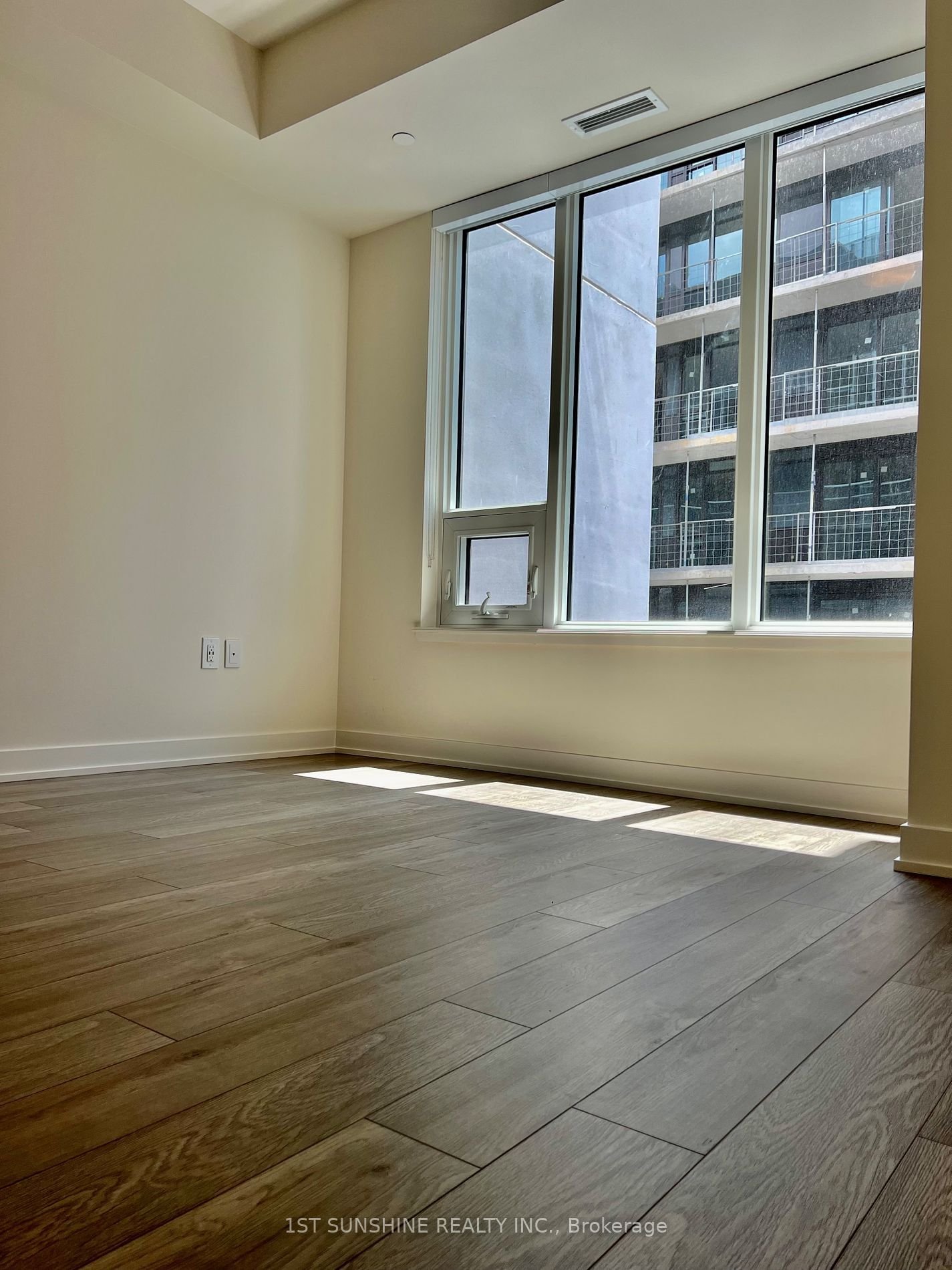 212 King William St, unit 1112 for rent - image #30