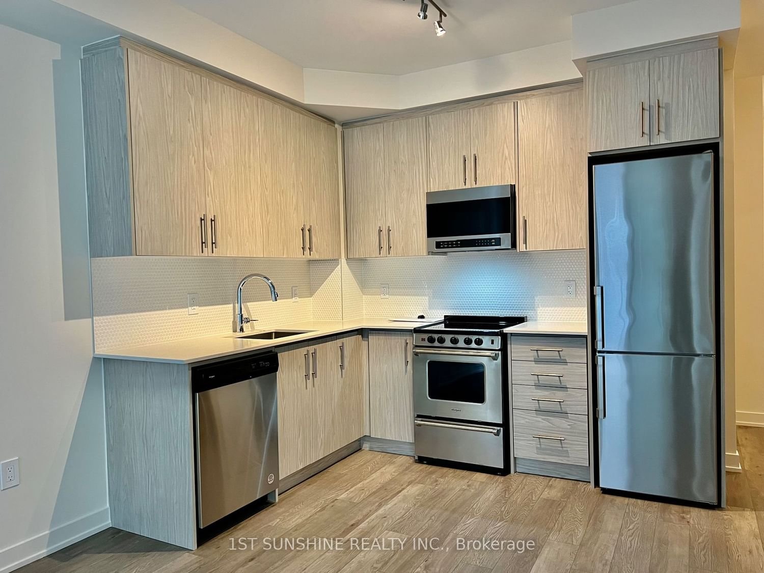 212 King William St, unit 1112 for rent - image #6