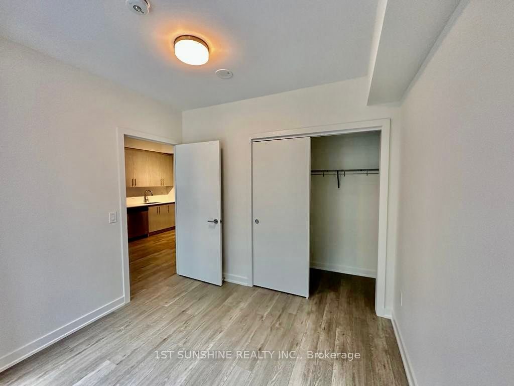 212 King William St, unit 1112 for rent - image #9