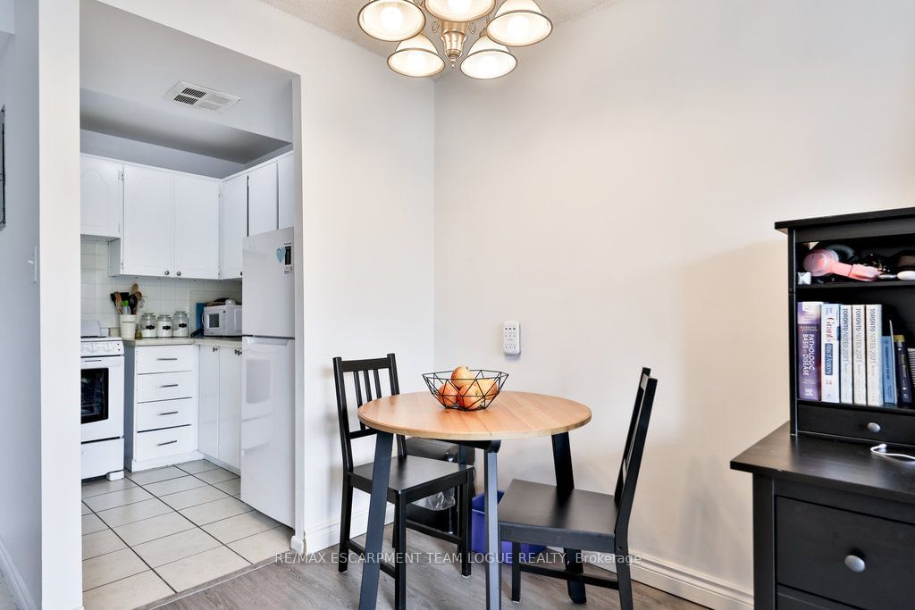 150 Charlton Ave E, unit 1705 for sale - image #11