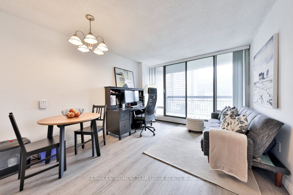 150 Charlton Ave E, unit 1705 for sale - image #12