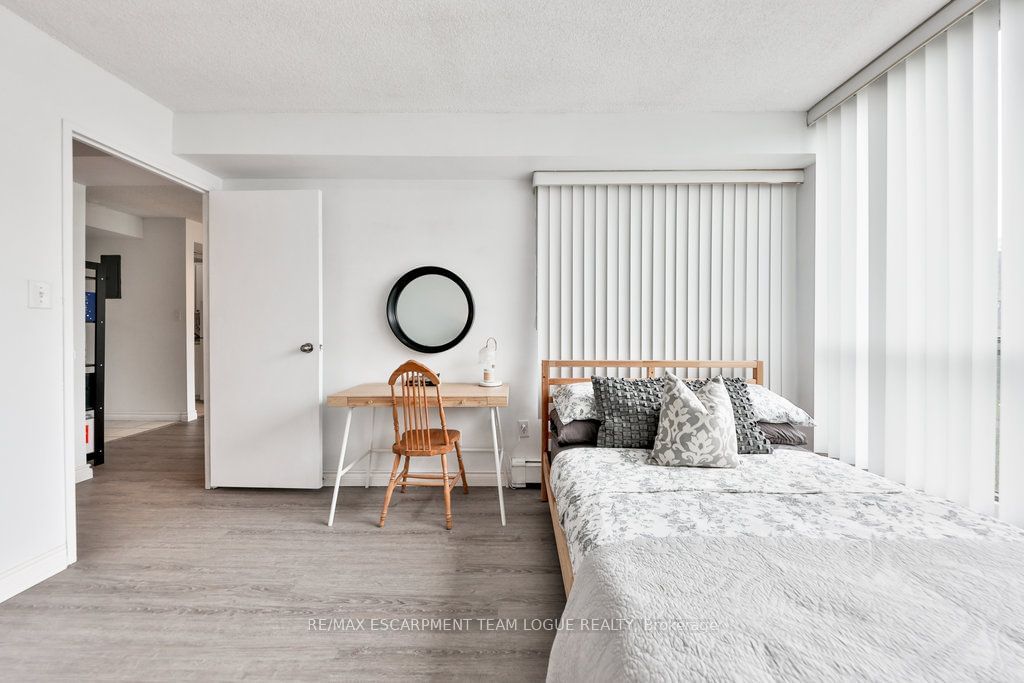 150 Charlton Ave E, unit 1705 for sale - image #18