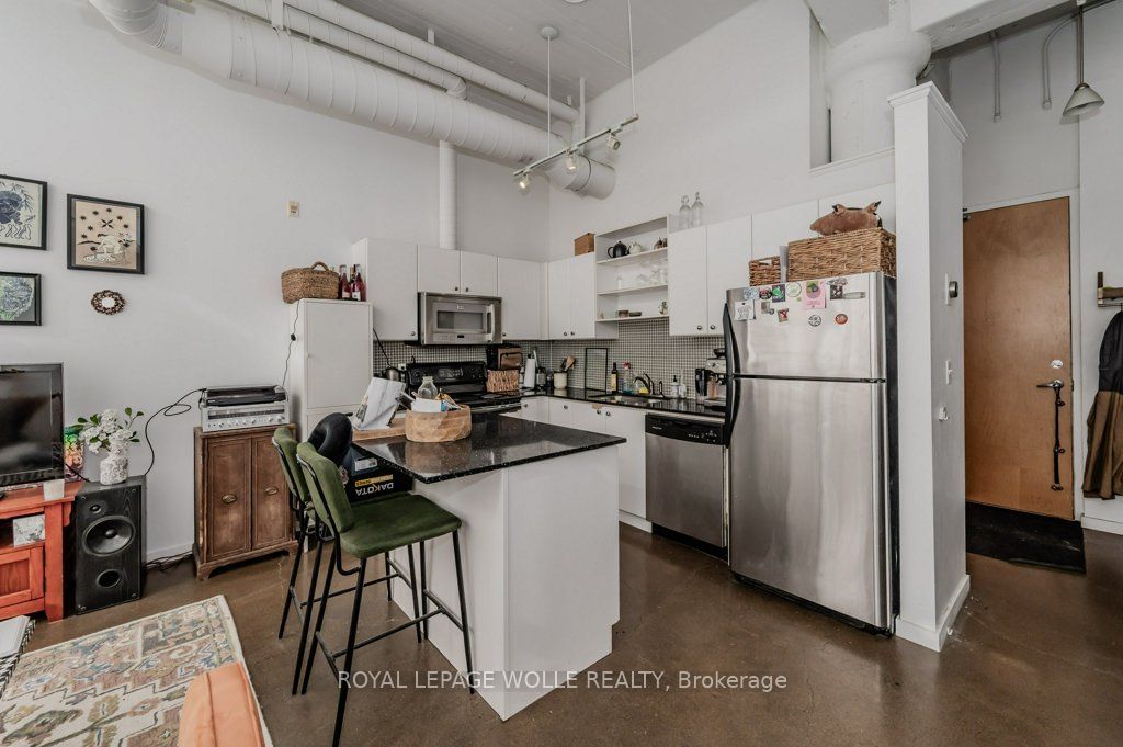 404 King St W, unit 217 for sale