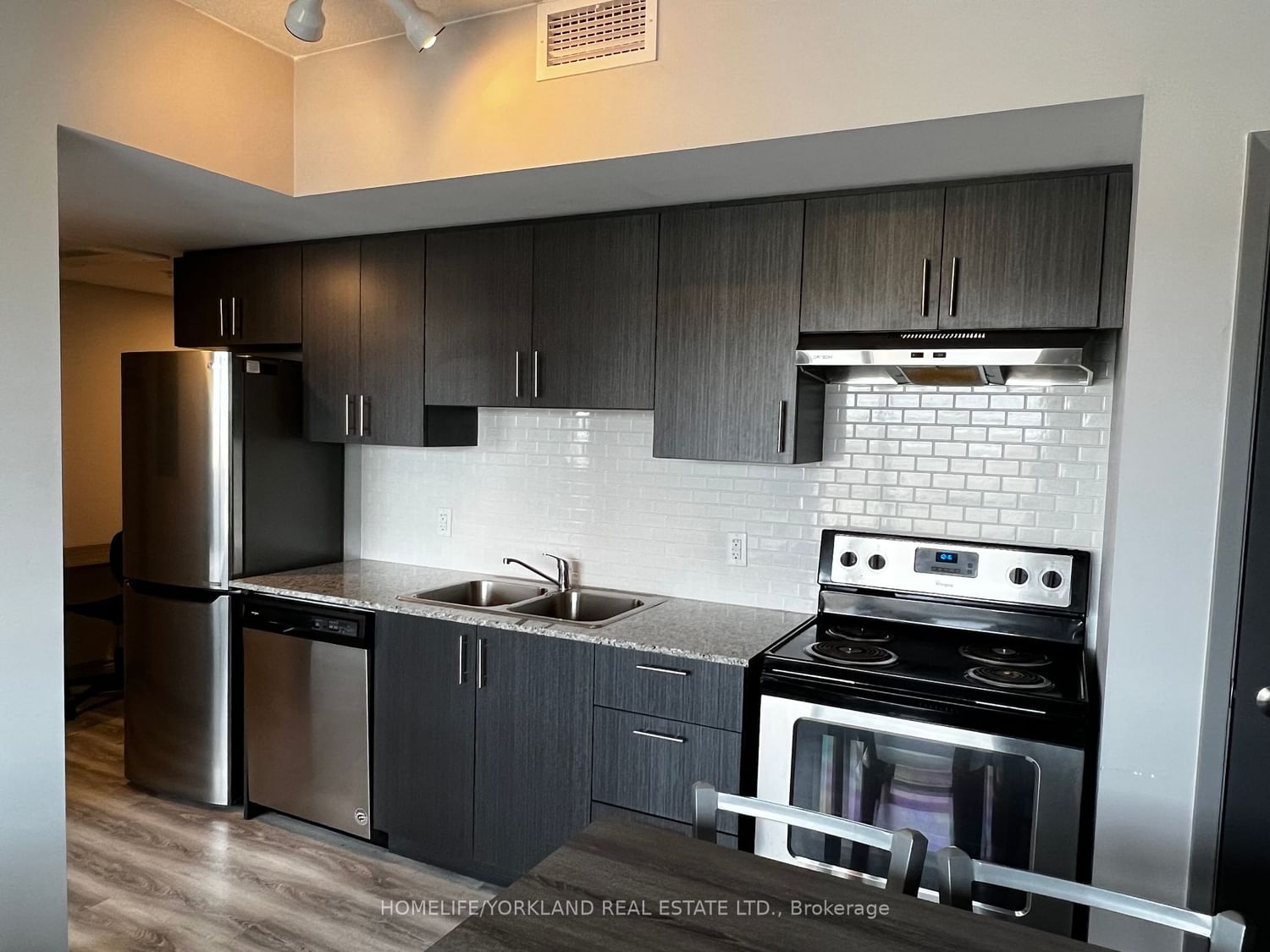 275 Larch St, unit G613 for sale - image #4