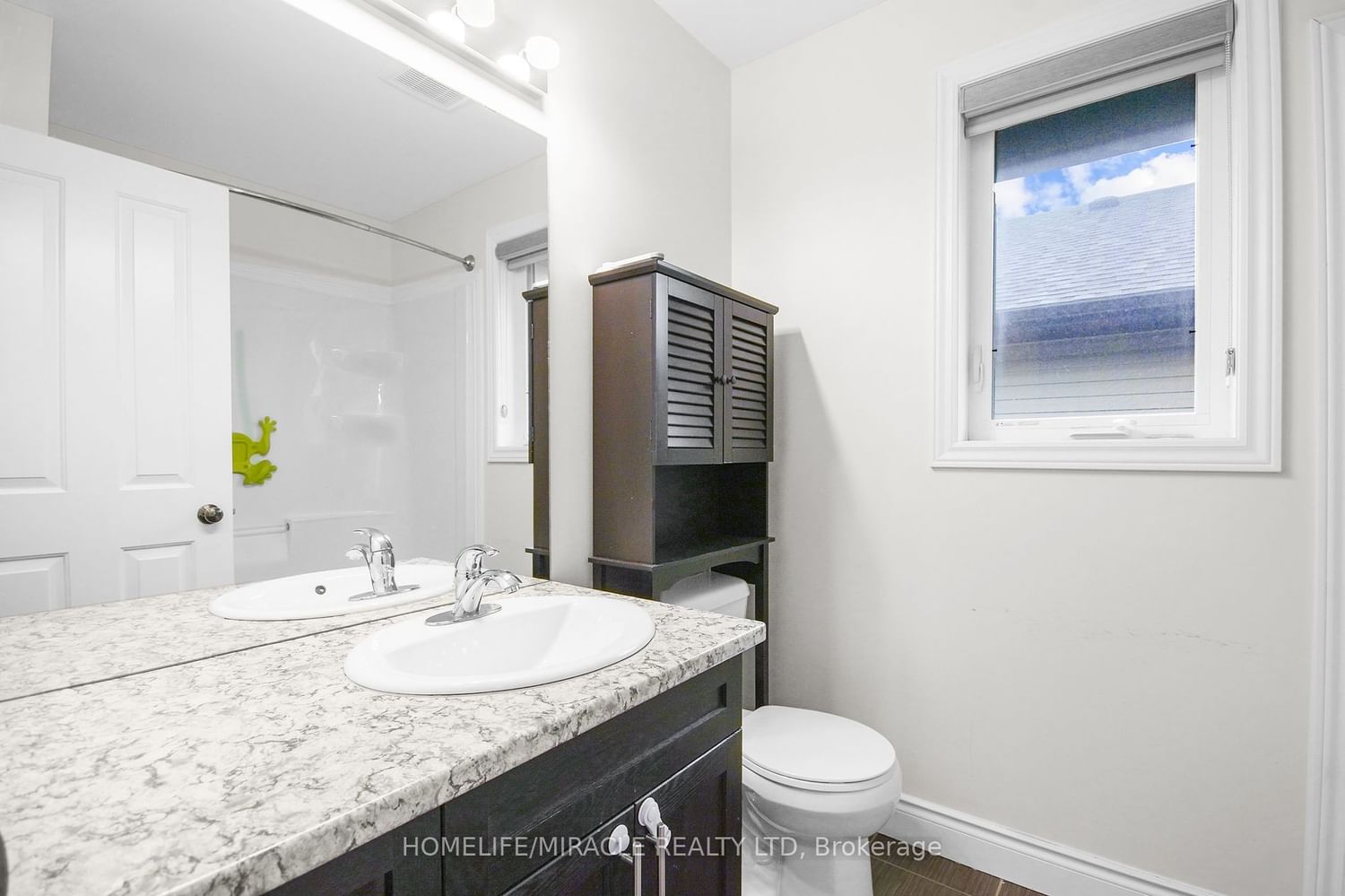 3270 Singleton Ave, unit 38 for sale - image #20