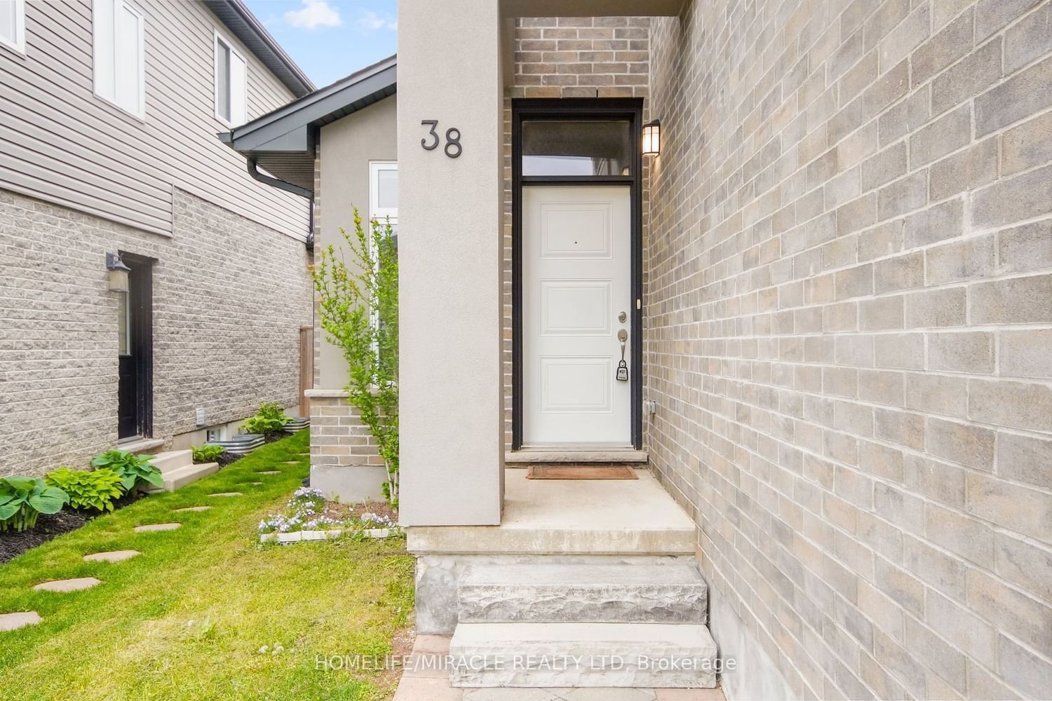 3270 Singleton Ave, unit 38 for sale - image #4