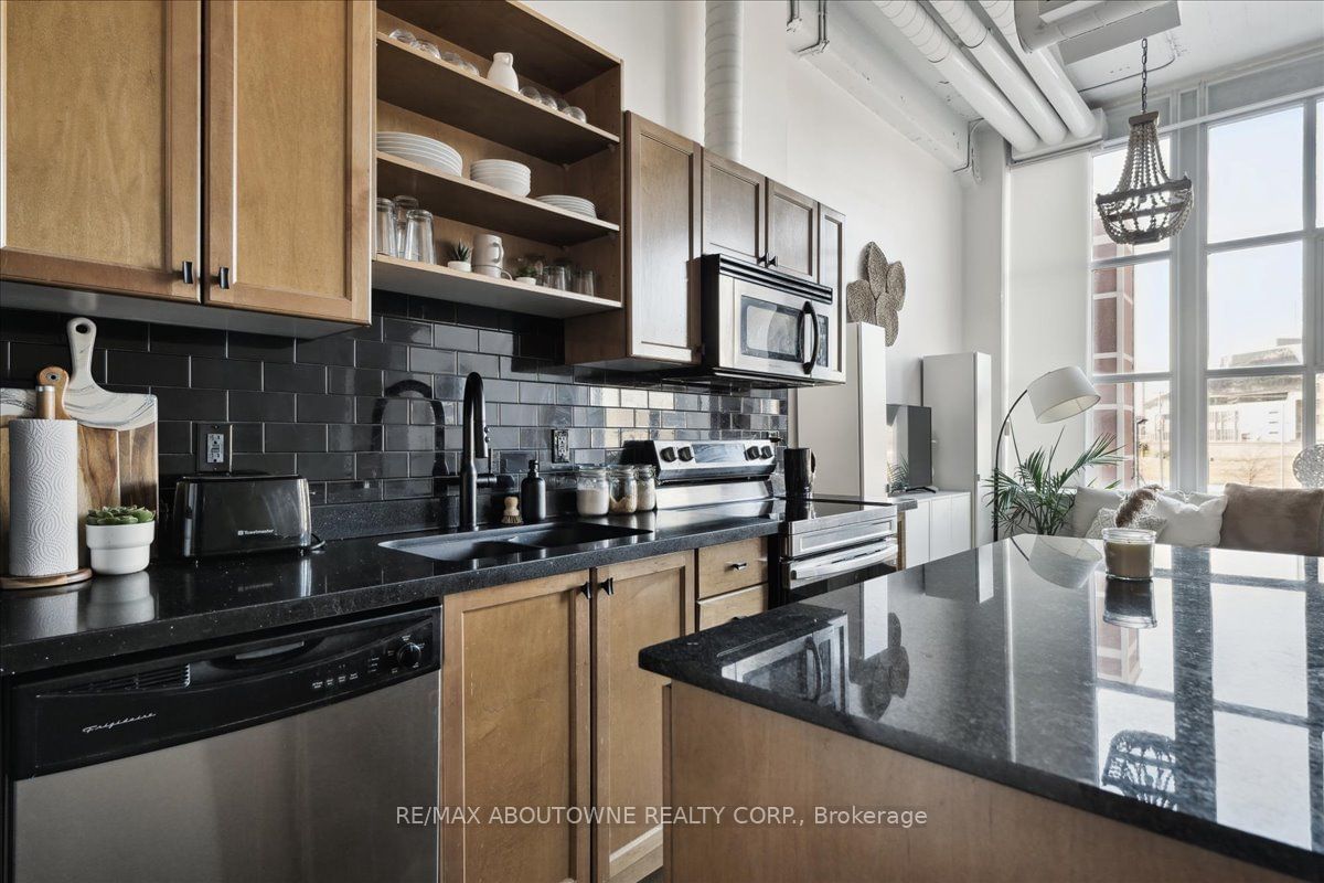 404 King St W, unit 232 for sale - image #12