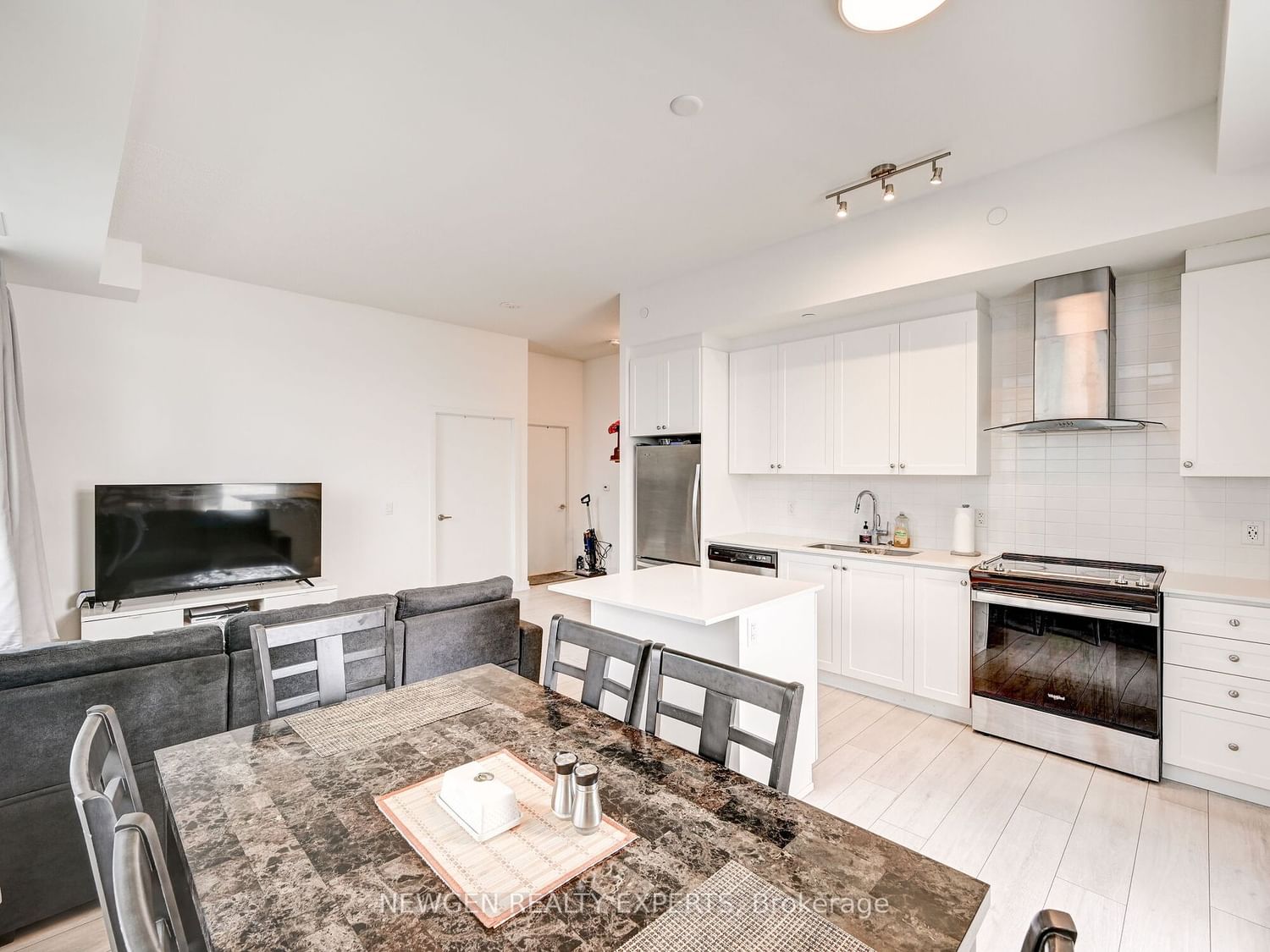 55 Duke St W, unit 508 for sale