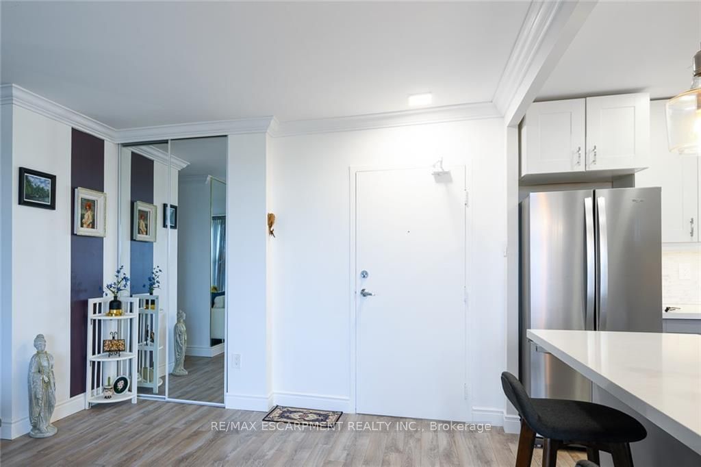 1966 Main St W, unit 1404 for sale - image #35