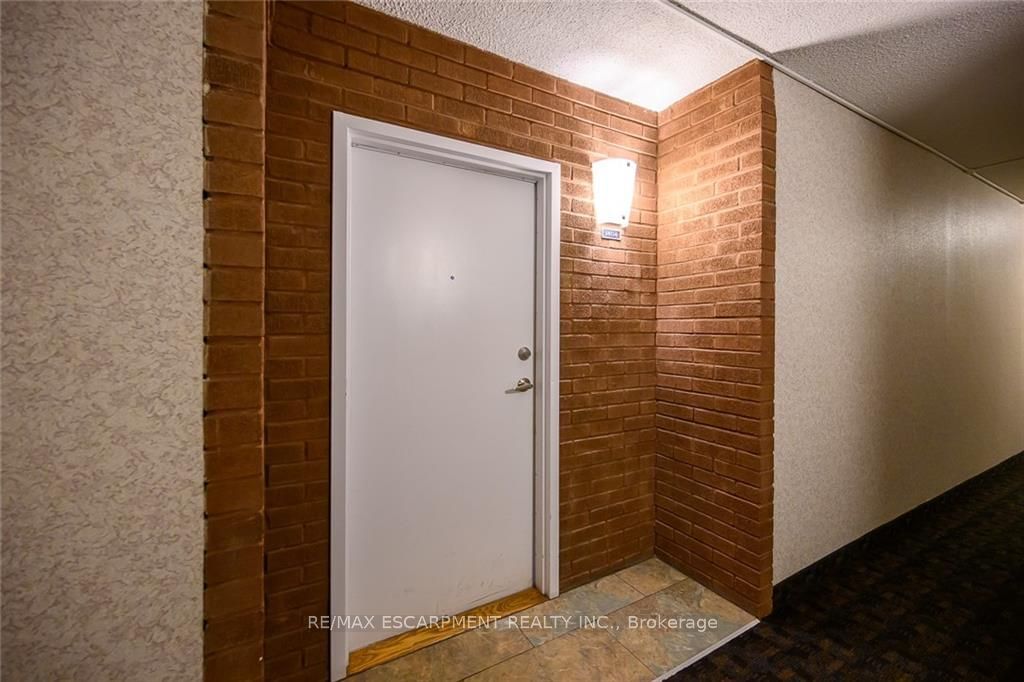 1966 Main St W, unit 1404 for sale - image #36