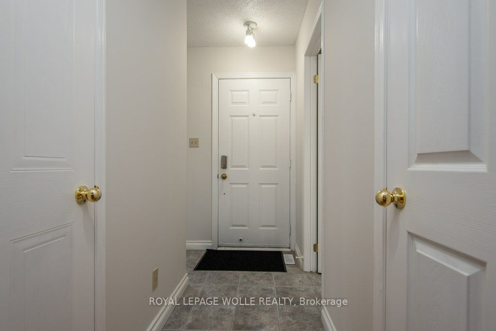 250 Keats Way, unit 22 for sale - image #4