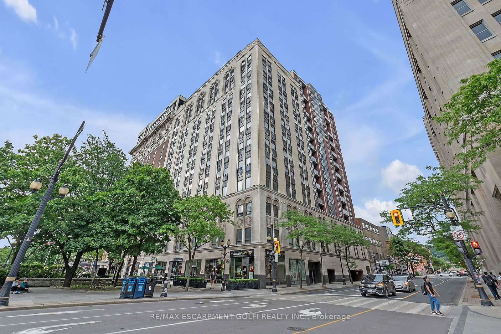 112 King St E, unit 1006 for sale