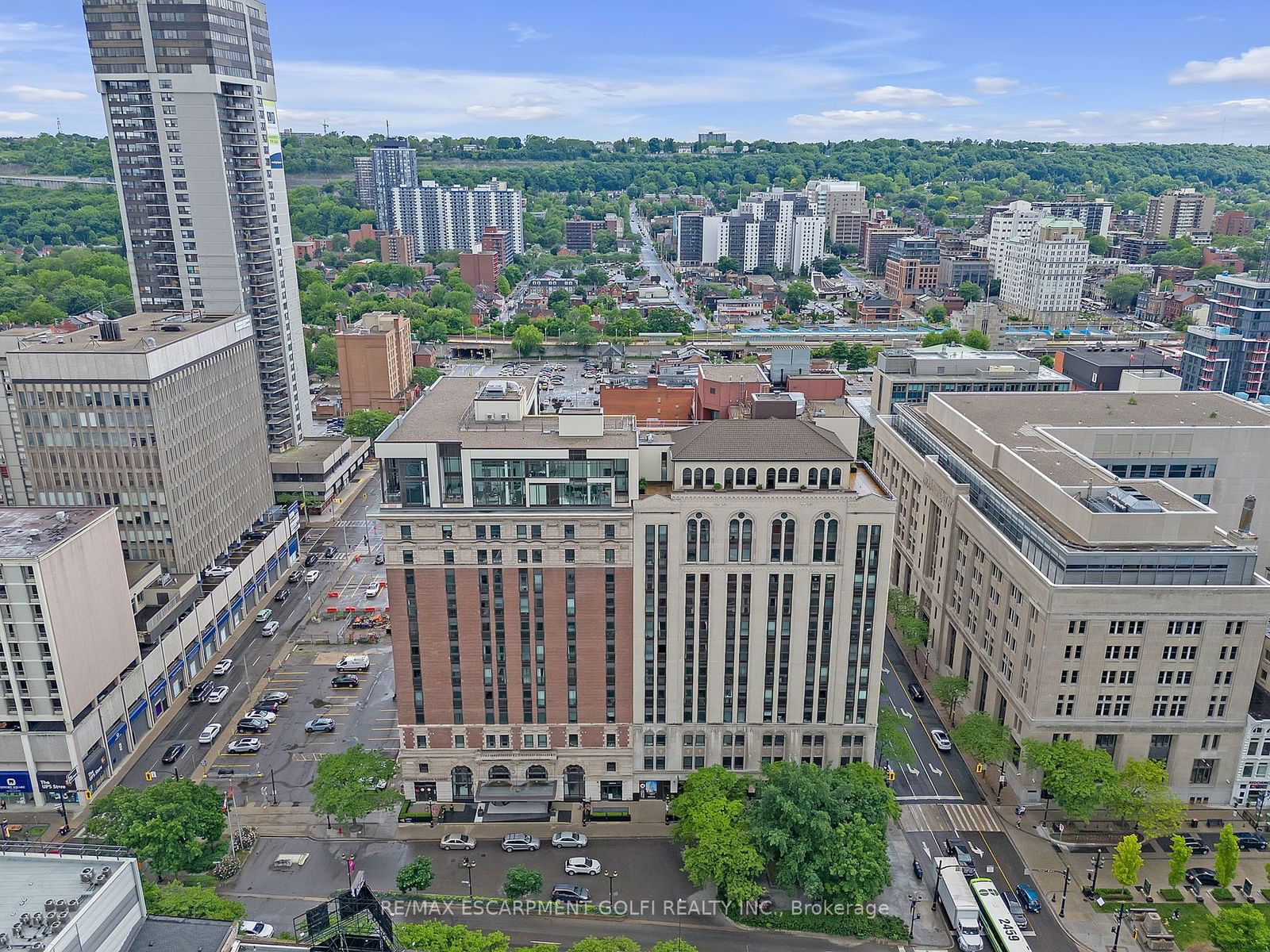 112 King St E, unit 1006 for sale