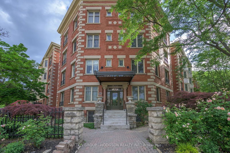 460 Wellington St, unit 307 for sale