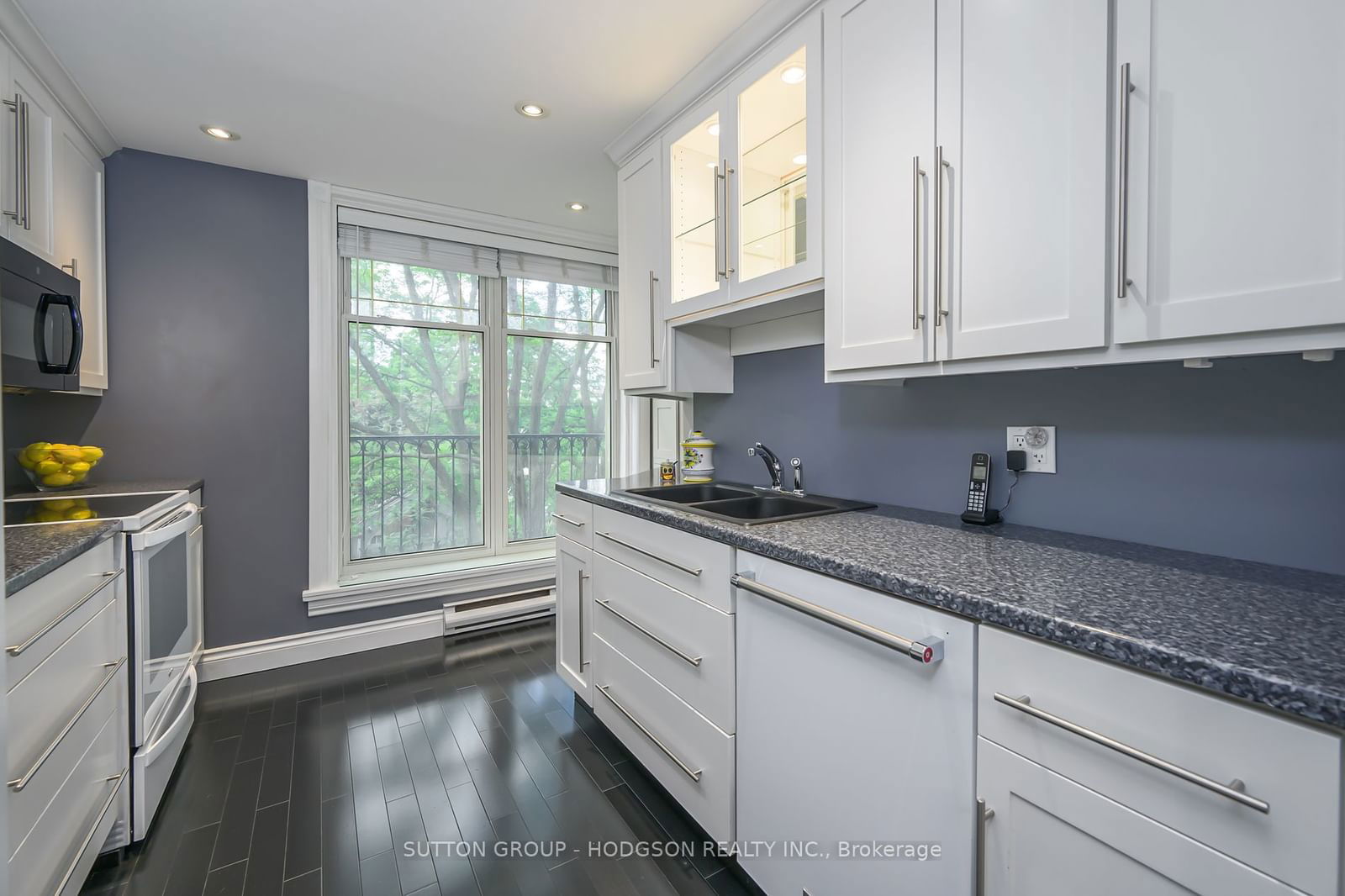 460 Wellington St, unit 307 for sale