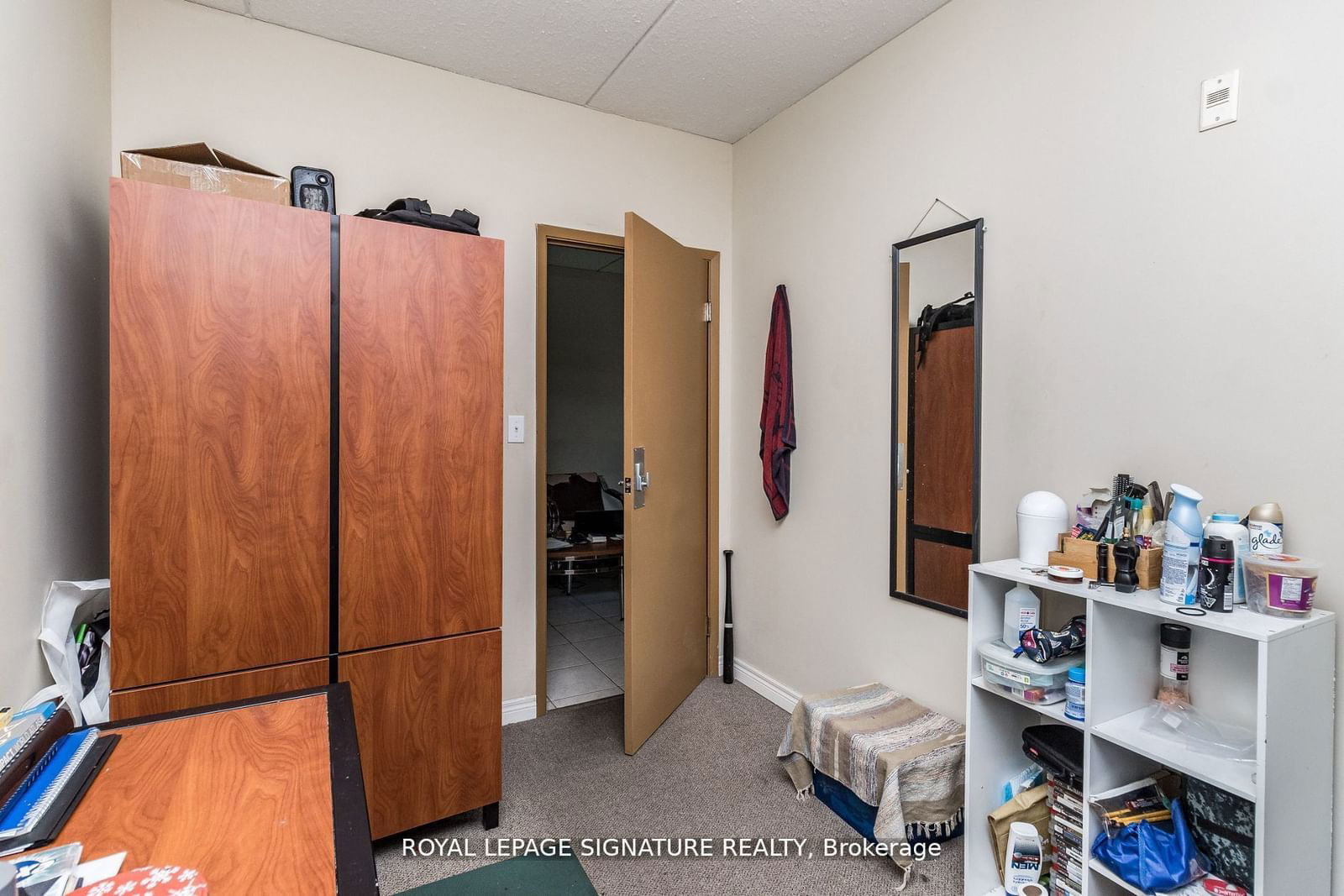 253 Lester St, unit 101 for sale - image #16