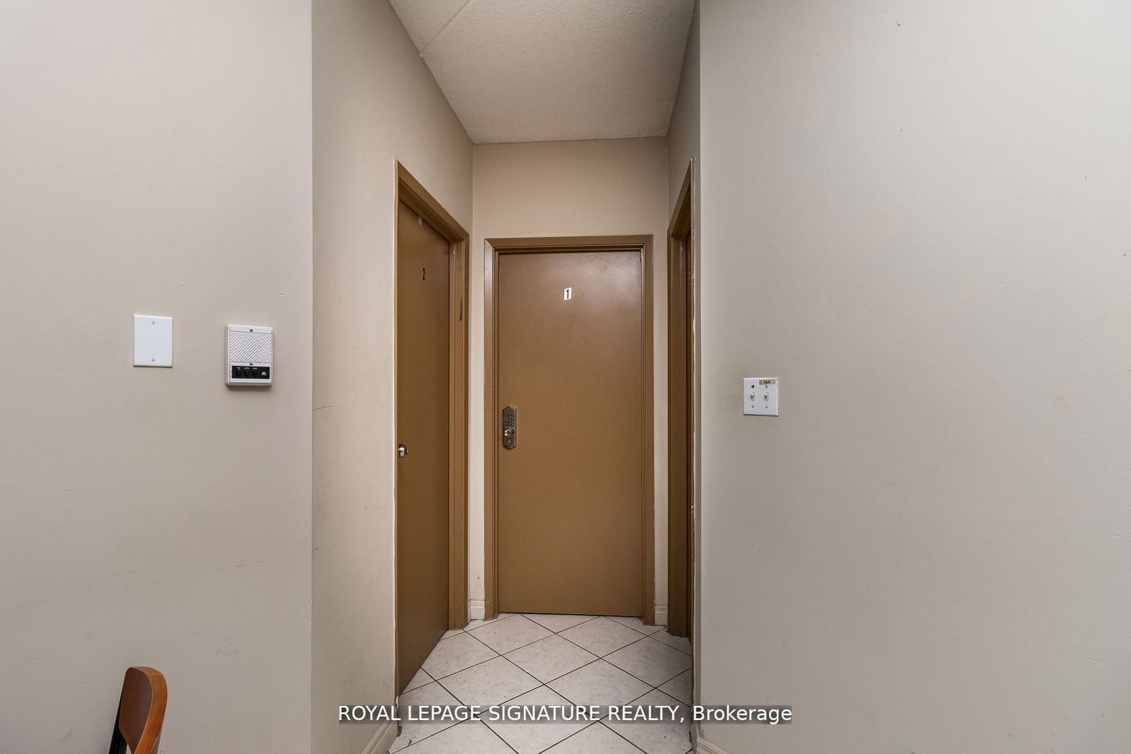 253 Lester St, unit 101 for sale - image #21